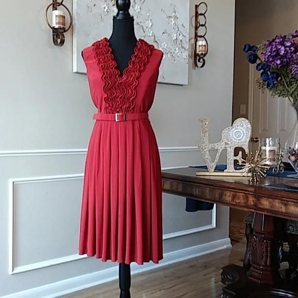 Adrianna Papell Ruffle Neckline belted Pleated Dress. Size 8 EUC - Picture 13 of 17